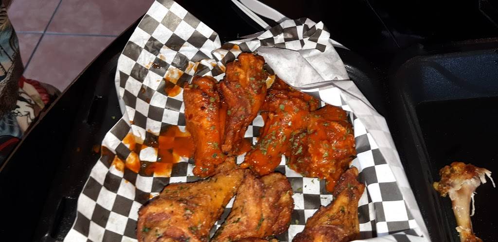 Strictly Wings | restaurant | 4875 Okeechobee Blvd, West Palm Beach, FL 33417, USA | 5613283222 OR +1 561-328-3222