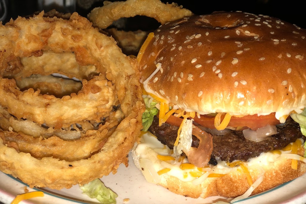 Lakewood Inn Restaurant | restaurant | 5675 LA-9, Creston, LA 71070, USA | 3188752263 OR +1 318-875-2263