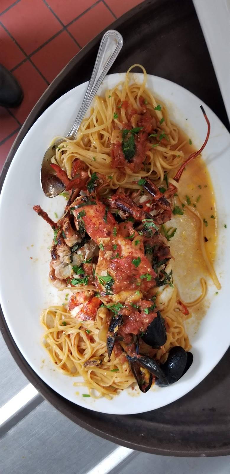 The Waters Edge at Giovannis | restaurant | 2748 Boston Post Rd, Darien, CT 06820, USA | 2033259979 OR +1 203-325-9979