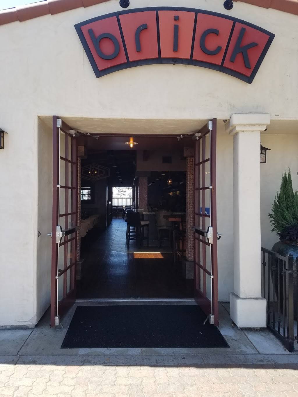Brick Restaurant | restaurant | 216 N El Camino Real, San Clemente, CA 92672, USA | 9494291199 OR +1 949-429-1199