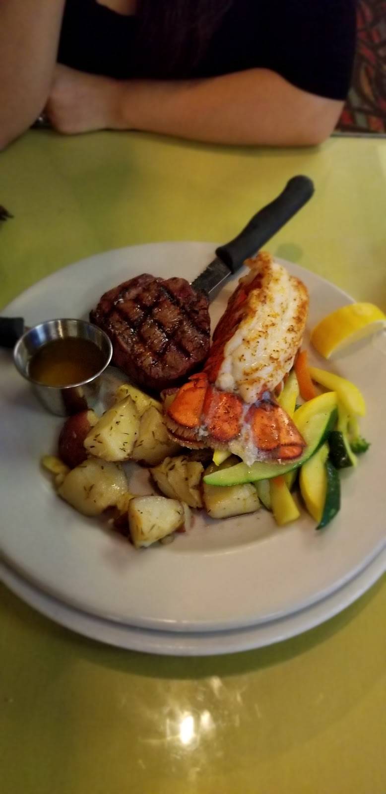 The Islander Grill and Tiki Bar | restaurant | 181 S Ocean Ave, Palm Beach Shores, FL 33404, USA | 5618428282 OR +1 561-842-8282