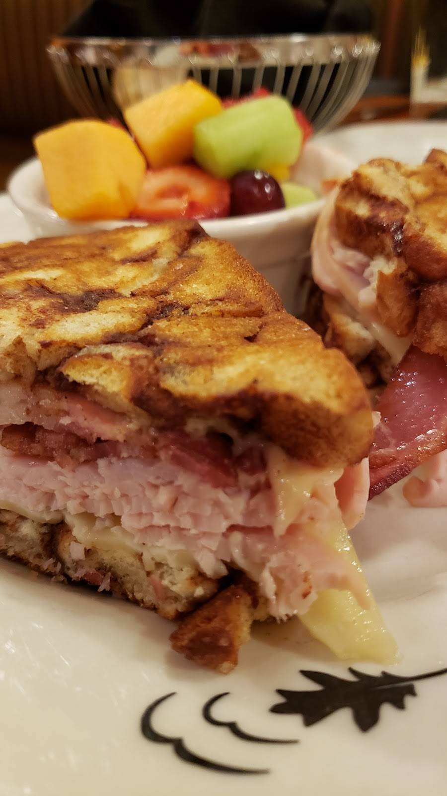 Lakeshore Grill | restaurant | 27550 Novi Rd, Novi, MI 48377, USA | 2483446986 OR +1 248-344-6986