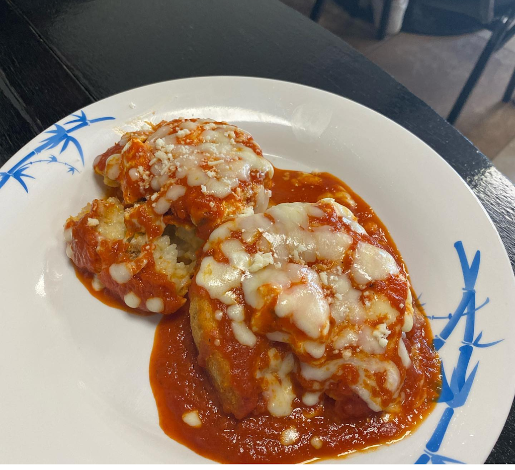 Cuzzin Joes Pizza | restaurant | 572 Midland Ave, Staten Island, NY 10306, USA | 7183519333 OR +1 718-351-9333