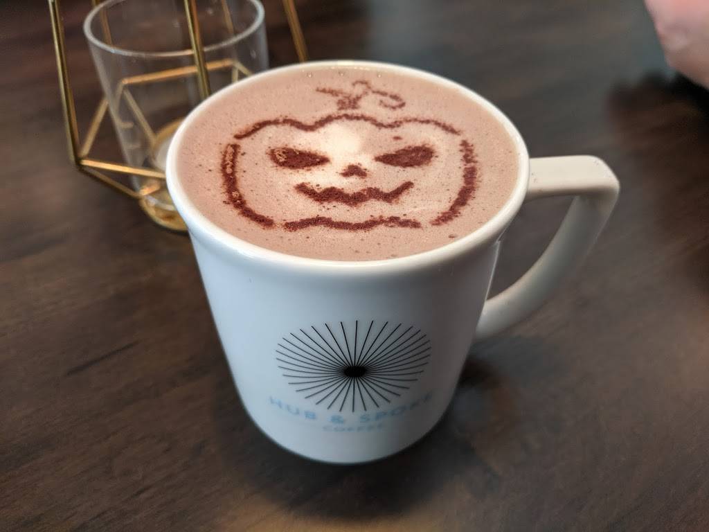 Hub & Spoke Provisions | restaurant | 481 Roger Williams Ave, Highland Park, IL 60035, USA | 8477488947 OR +1 847-748-8947