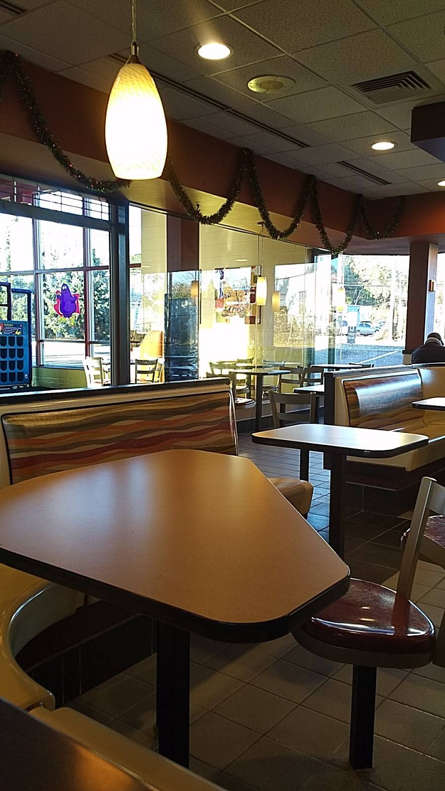 McDonalds | cafe | 687 Main St, East Haven, CT 06512, USA | 2034661289 OR +1 203-466-1289
