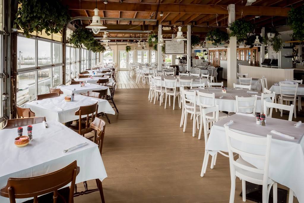 Flynns Fire Island | restaurant | 1 Cayuga St, Ocean Beach, NY 11770, USA | 6315835000 OR +1 631-583-5000