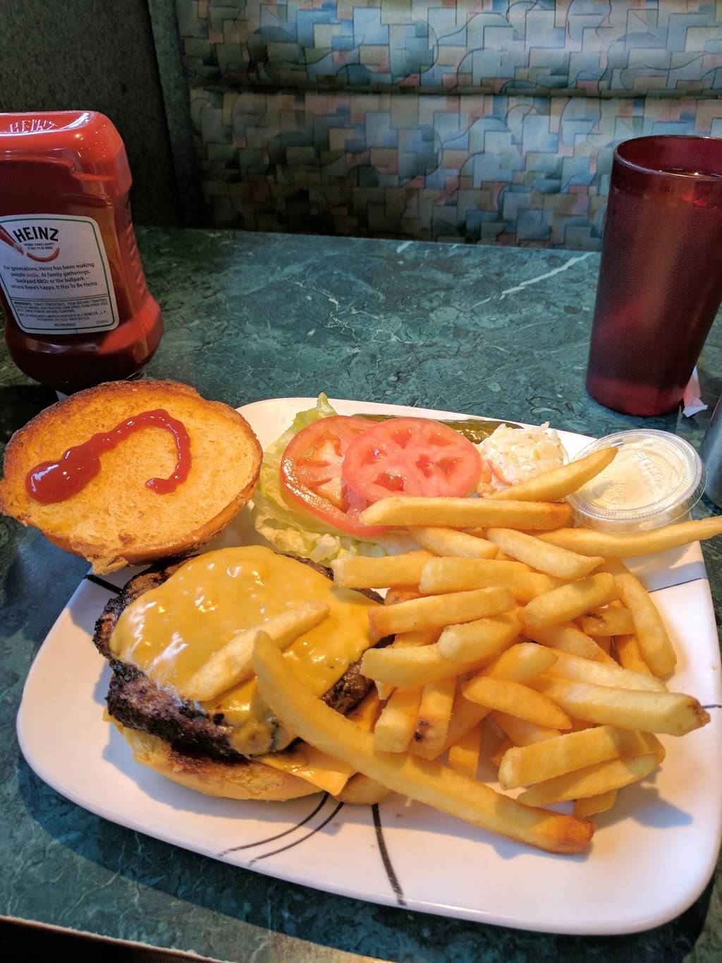 Sunset Diner | restaurant | 593 Meeker Ave, Brooklyn, NY 11222, USA | 7183492777 OR +1 718-349-2777