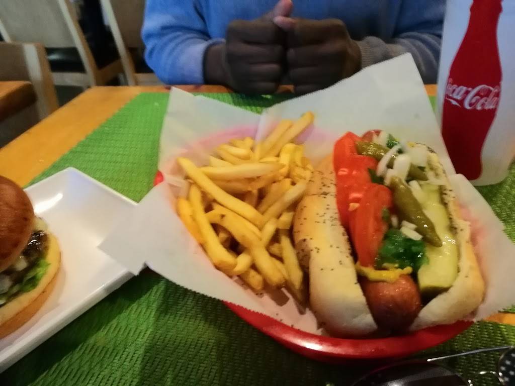 The Slaw Dogs | restaurant | 720 N Lake Ave, Pasadena, CA 91104, USA | 6268089777 OR +1 626-808-9777