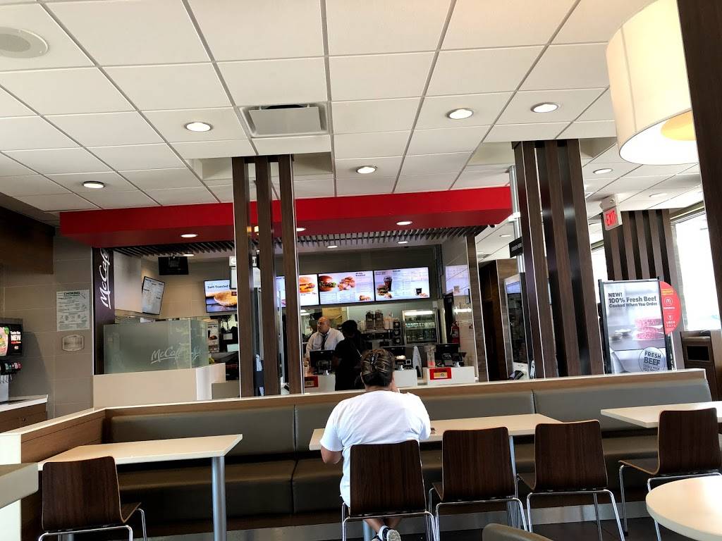 McDonalds | cafe | 13105 Montfort Dr, Dallas, TX 75240, USA | 9722335952 OR +1 972-233-5952