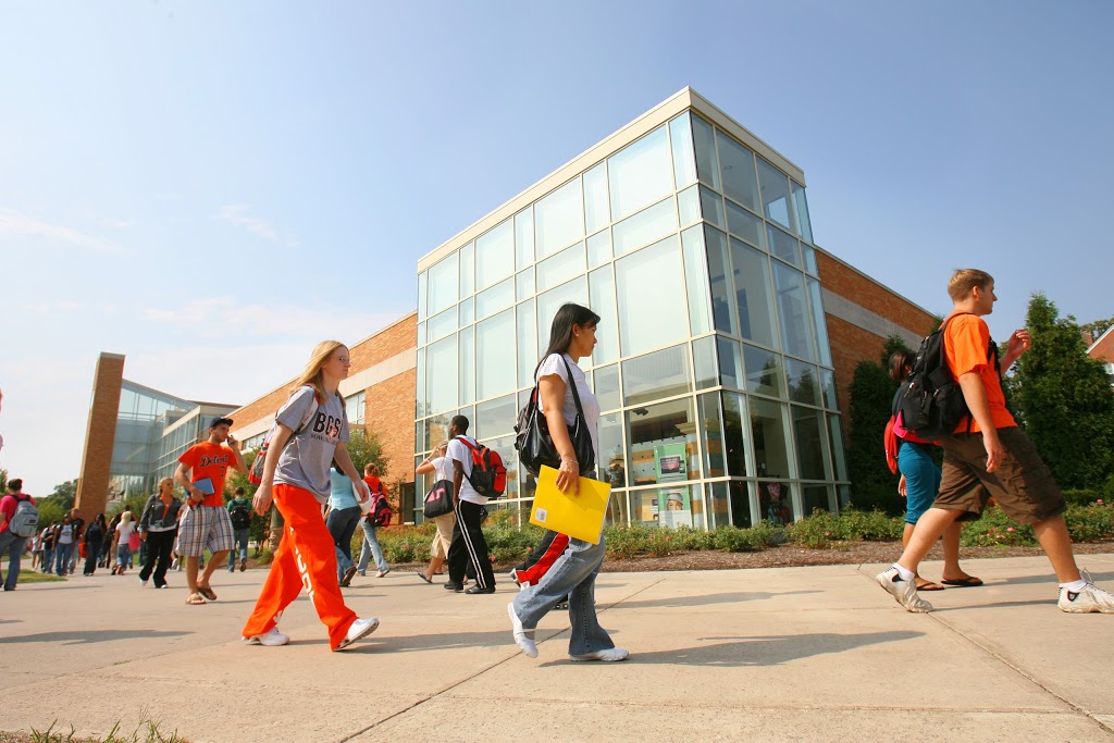 Falcons Nest | restaurant | Bowling Green State University, Bowen-Thompson Student Union, 806 Ridge St, Bowling Green, OH 43403, USA | 4193722641 OR +1 419-372-2641