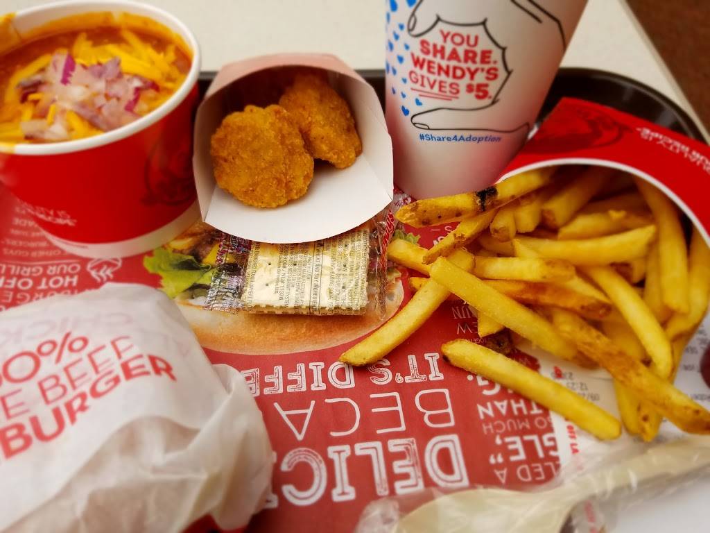 Wendys | restaurant | 151 S Western Ave, Carpentersville, IL 60110, USA | 8474280383 OR +1 847-428-0383