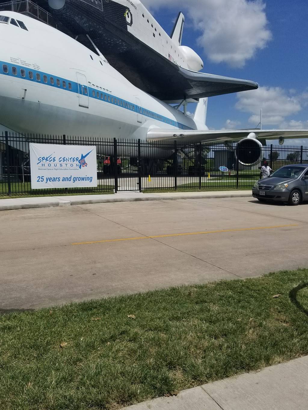 Churchs Chicken | restaurant | 925 E Tidwell Rd, Houston, TX 77022, USA | 7136920247 OR +1 713-692-0247