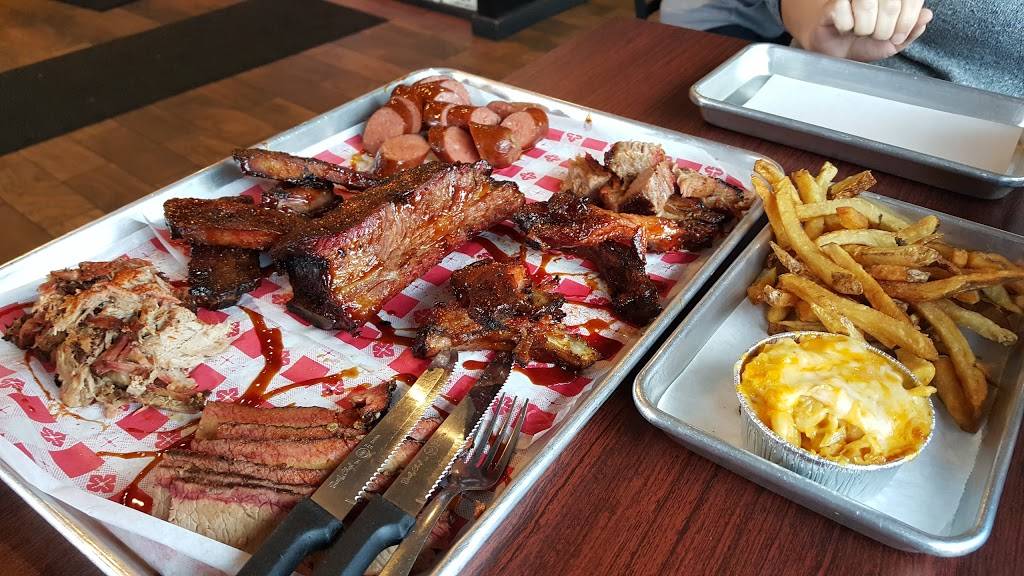 BBQd Productions | restaurant | 34121 US-45, Third Lake, IL 60030, USA | 8475431234 OR +1 847-543-1234