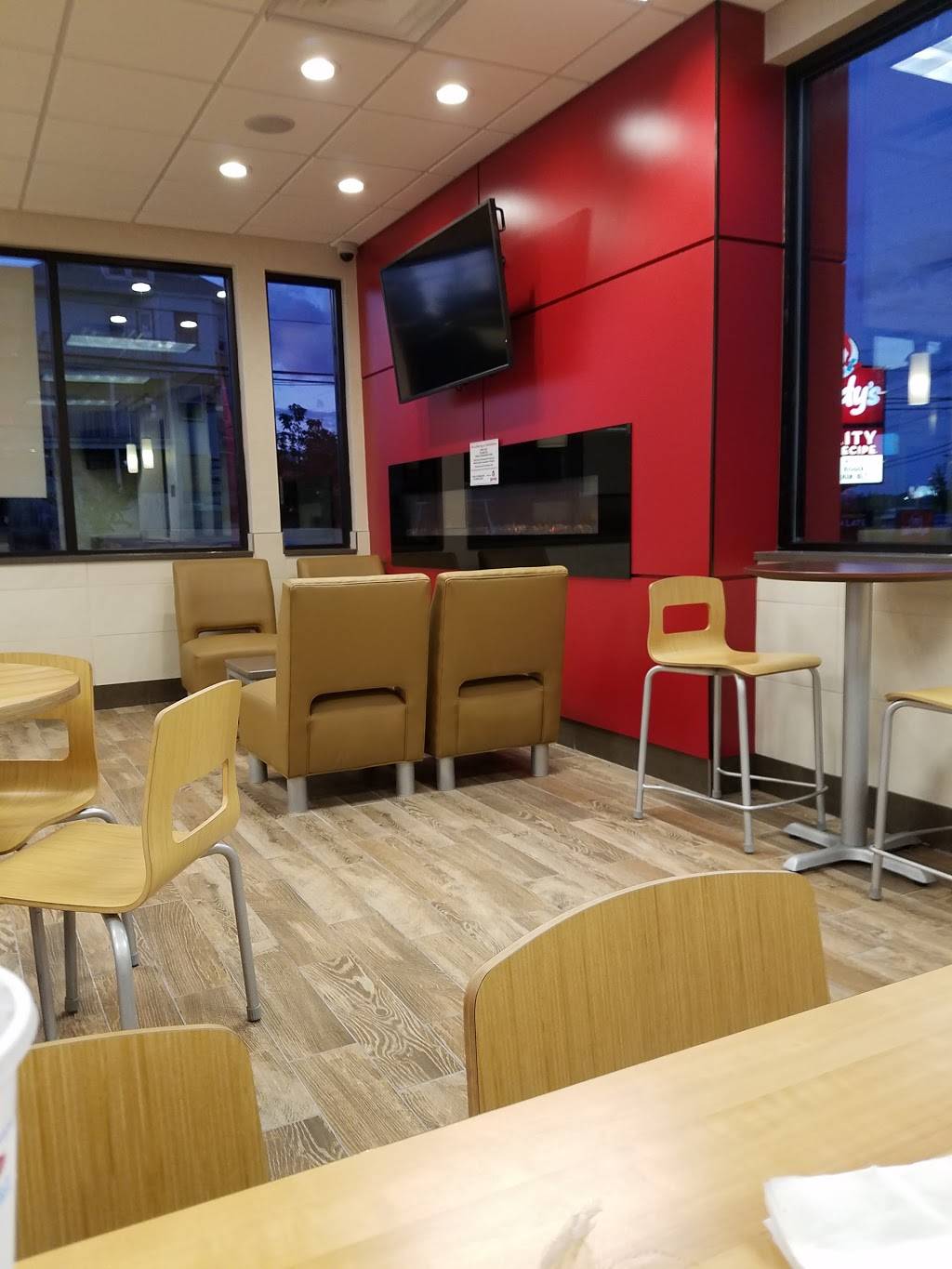 Wendys | restaurant | 731 Eddy St, Providence, RI 02903, USA | 4015212714 OR +1 401-521-2714