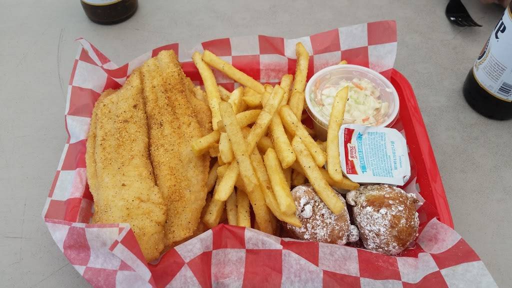 Gators Riverside Grille | restaurant | 4255 Peninsula Point, Sanford, FL 32771, USA | 4076889700 OR +1 407-688-9700