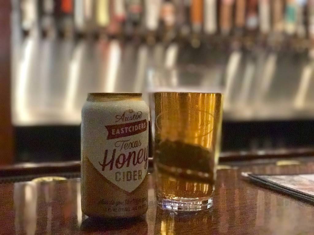 The Brass Tap | restaurant | 901 Houston St, Fort Worth, TX 76102, USA | 8178703838 OR +1 817-870-3838