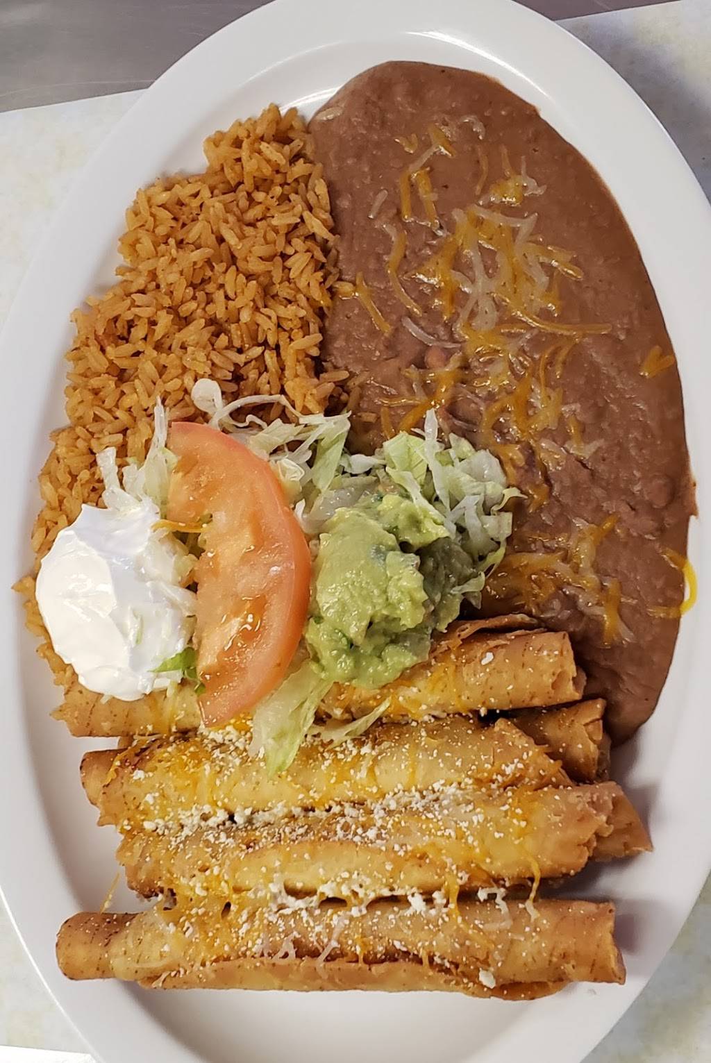 La Familia Restaurant y Taqueria | restaurant | 2871 S Perkins Rd, Memphis, TN 38118, USA | 9012497300 OR +1 901-249-7300