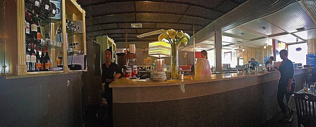 Oudom Thai and Sushi | restaurant | 217 N Woodland Blvd B, DeLand, FL 32720, USA | 3867400123 OR +1 386-740-0123