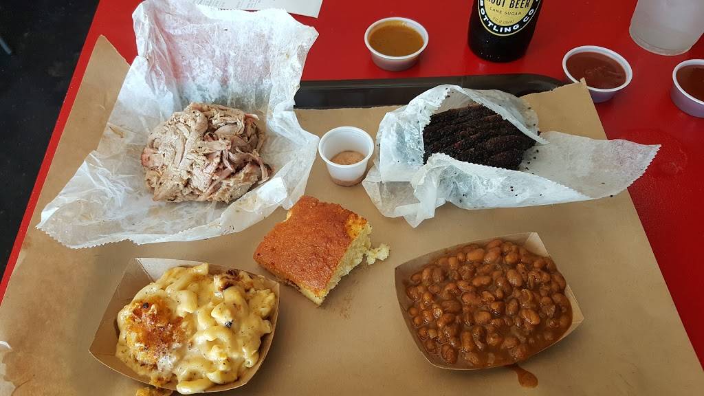 Smoke BBQ Restaurant & Catering | restaurant | 3351 NE 32nd St, Fort Lauderdale, FL 33308, USA | 9545305334 OR +1 954-530-5334