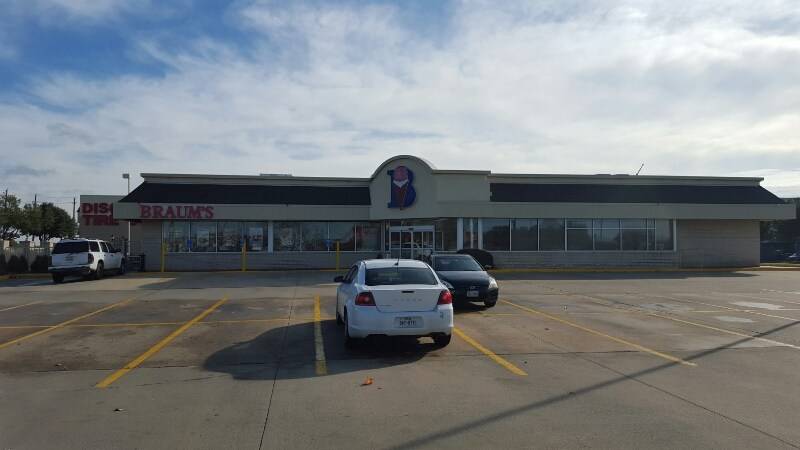 Braums | restaurant | 3400 E Trinity Mills Rd, Carrollton, TX 75006, USA | 9723800110 OR +1 972-380-0110