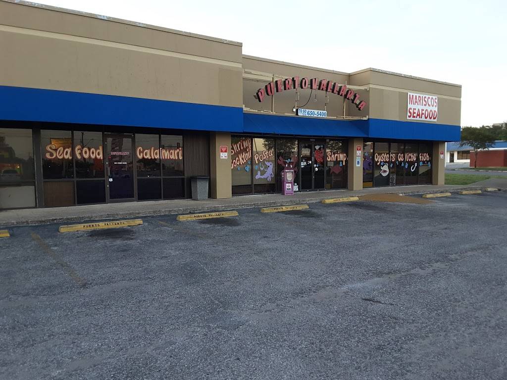 Puerto Vallarta Seafood | restaurant | 11502 Perrin Beitel Rd, San Antonio, TX 78217, USA | 2106505400 OR +1 210-650-5400