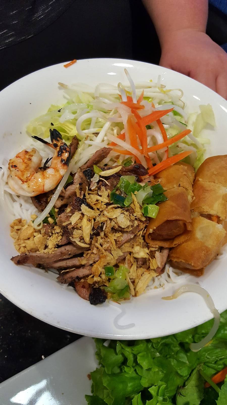 Coriander | Vietnamese Restaurant | restaurant | 1899 Alhambra Blvd, Sacramento, CA 95816, USA | 9164560888 OR +1 916-456-0888