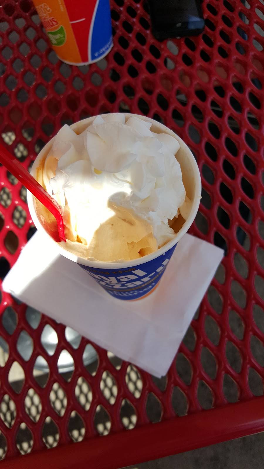 Dairy Queen | restaurant | 715 W Main St, Hoopeston, IL 60942, USA | 2172836721 OR +1 217-283-6721