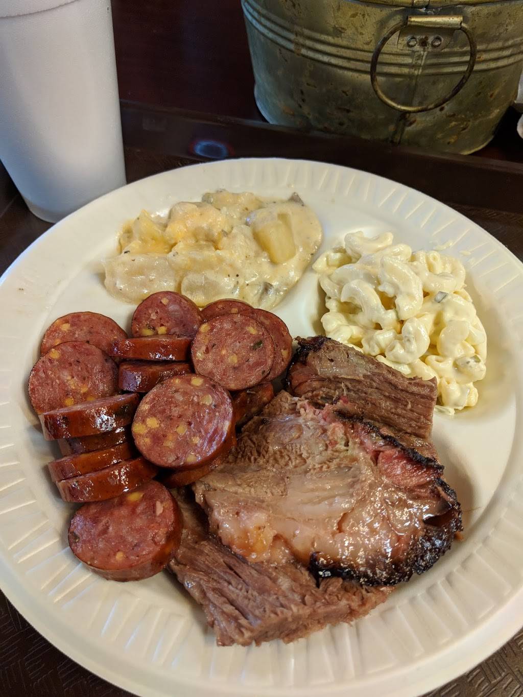 outlaws bar-b-que | restaurant | 100 W Ferguson Rd, Mt Pleasant, TX 75455, USA | 9035727860 OR +1 903-572-7860