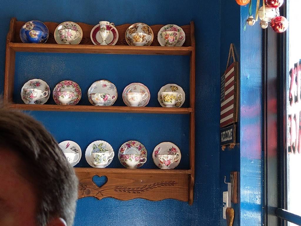 Jeanettes Place | restaurant | 15925 Little Ranch Rd, Shady Hills, FL 34610, USA | 3523460092 OR +1 352-346-0092