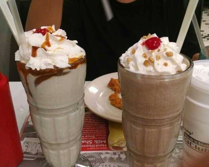 Steak n Shake | restaurant | 1919 N College Ave, Bloomington, IN 47404, USA | 8123318898 OR +1 812-331-8898