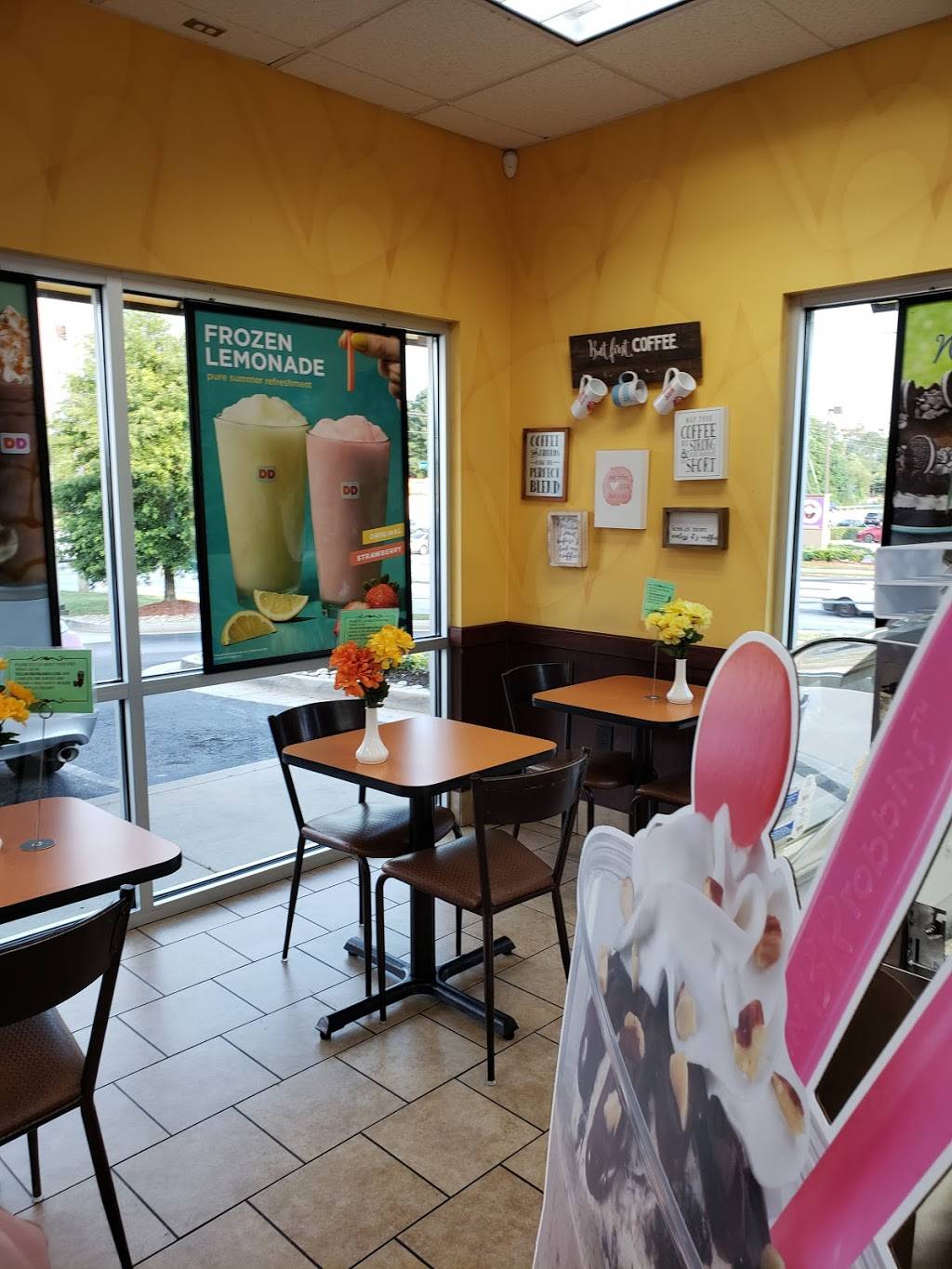 Dunkin | bakery | 7087 GA-85, Riverdale, GA 30274, USA | 7709090011 OR +1 770-909-0011
