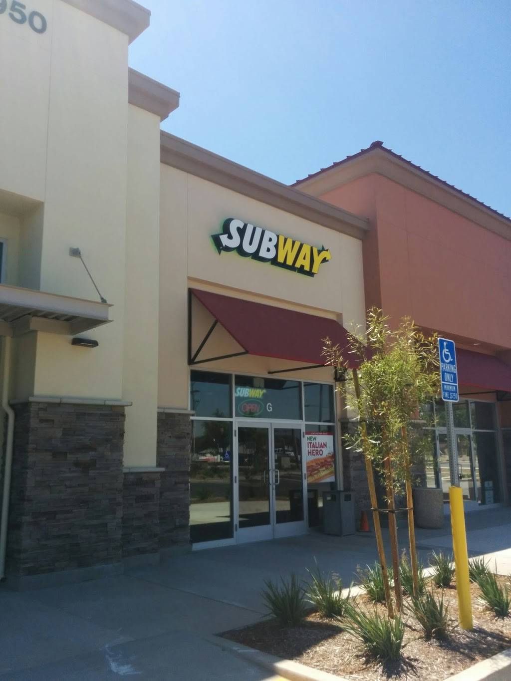 Subway Restaurants | restaurant | 4950 La Sierra Ave #7, Riverside, CA 92505, USA | 9513547170 OR +1 951-354-7170