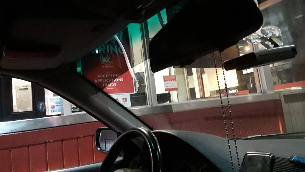 Jack in the Box | restaurant | 18213 Aurora Ave N, Shoreline, WA 98133, USA | 2065461978 OR +1 206-546-1978
