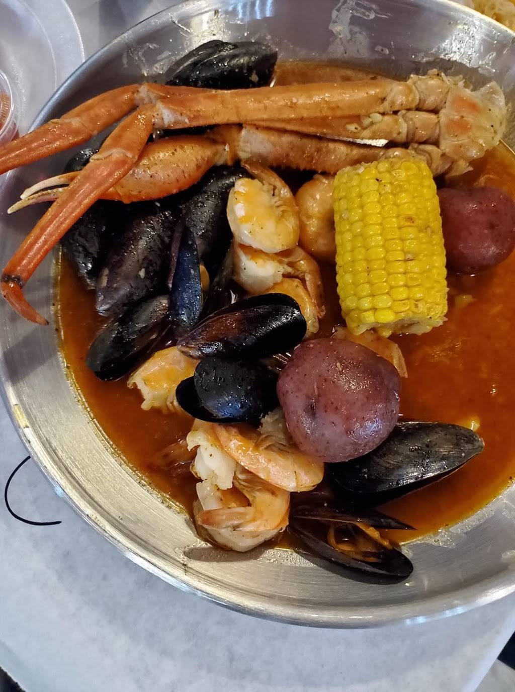 Red Crab Seafood Restaurant | restaurant | 120 Hanes Square Shop Cir, Winston-Salem, NC 27103, USA | 3368936310 OR +1 336-893-6310