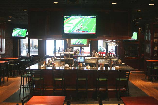 Clarkes at Faneuil Hall | restaurant | 21 Merchants Row, Boston, MA 02109, USA | 6172277800 OR +1 617-227-7800