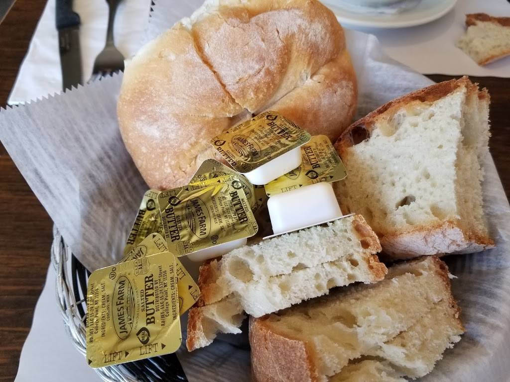 Girassol Restaurant | restaurant | 1698 Acushnet Ave, New Bedford, MA 02746, USA | 5089935058 OR +1 508-993-5058