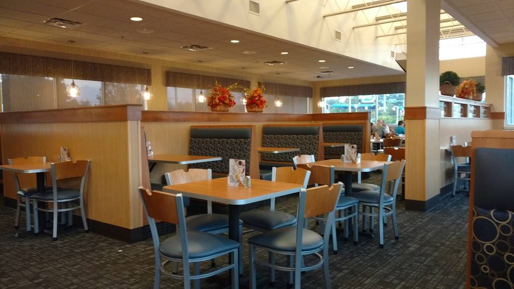 Culvers | restaurant | 2302 S Neil St, Champaign, IL 61820, USA | 2173521699 OR +1 217-352-1699