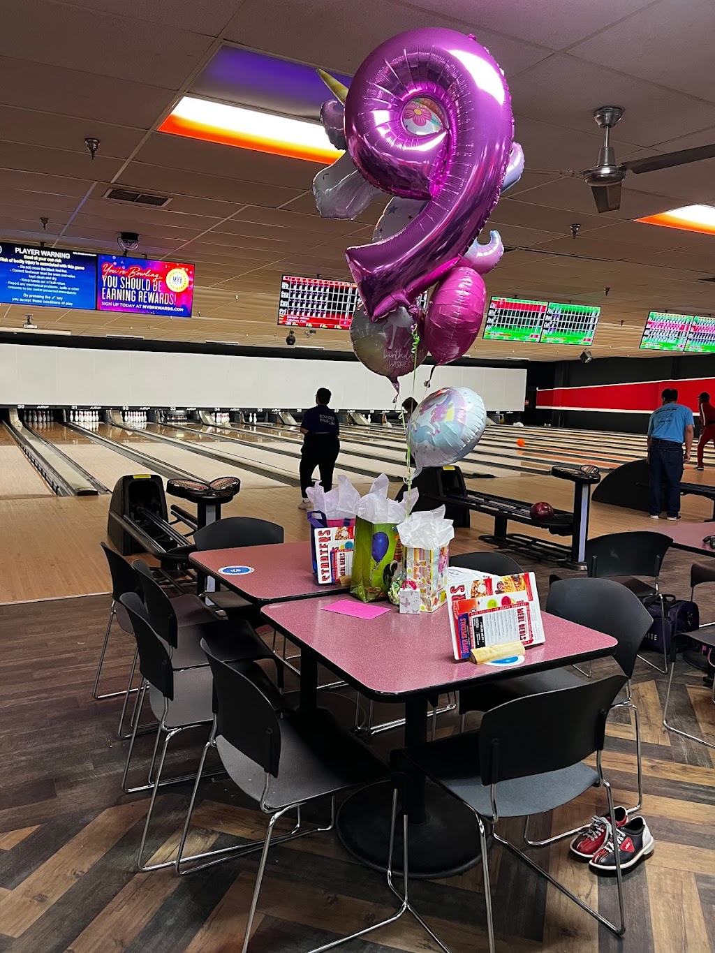 Bowlero Mobile | restaurant | 125 Schillinger Rd N, Mobile, AL 36608, USA | 2516391221 OR +1 251-639-1221