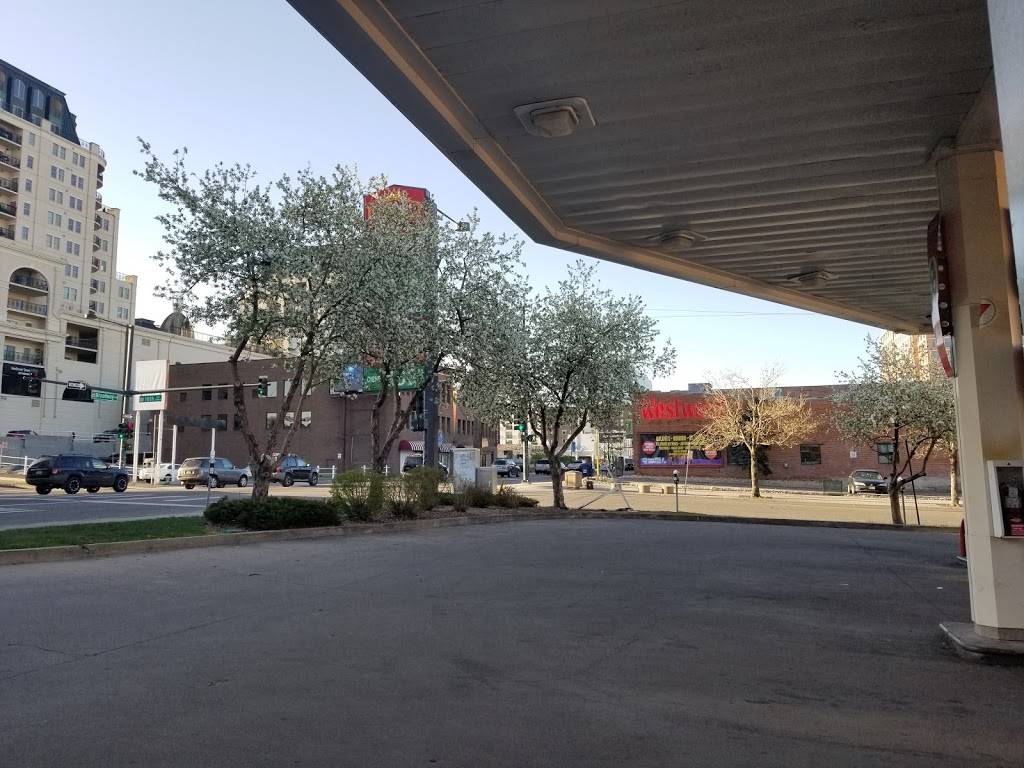 Circle K | meal takeaway | 1001 Broadway, Denver, CO 80203, USA | 3038920174 OR +1 303-892-0174