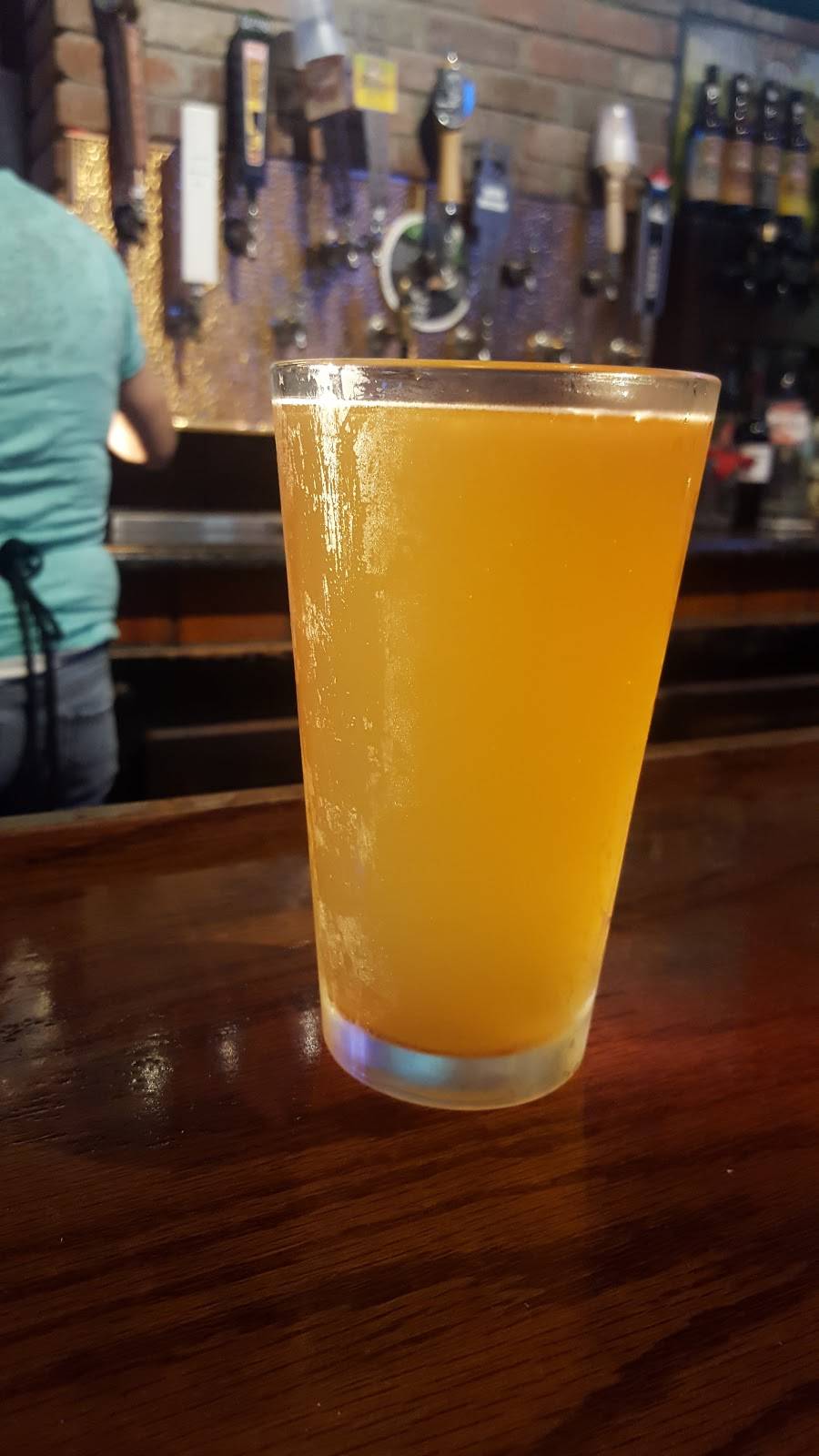 Howie & Sons Pizza Parlor | restaurant | 2430 S Mooney Blvd, Visalia, CA 93277, USA | 5597327949 OR +1 559-732-7949