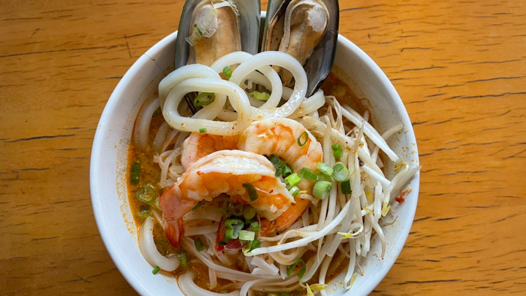 Huge Thai | restaurant | 157 Court St, Brooklyn, NY 11201, USA | 3479874198 OR +1 347-987-4198