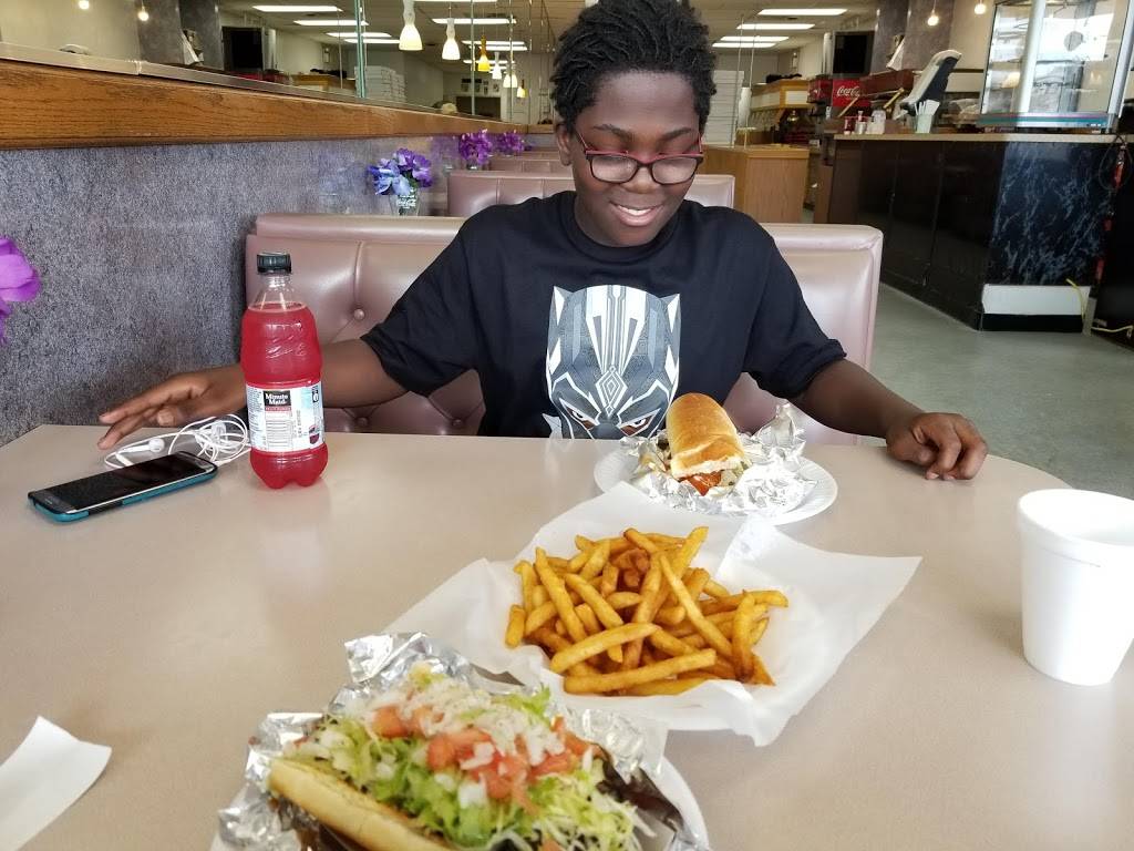 Sub Delicious | restaurant | 15 Locust St, Lockport, NY 14094, USA | 7164346667 OR +1 716-434-6667