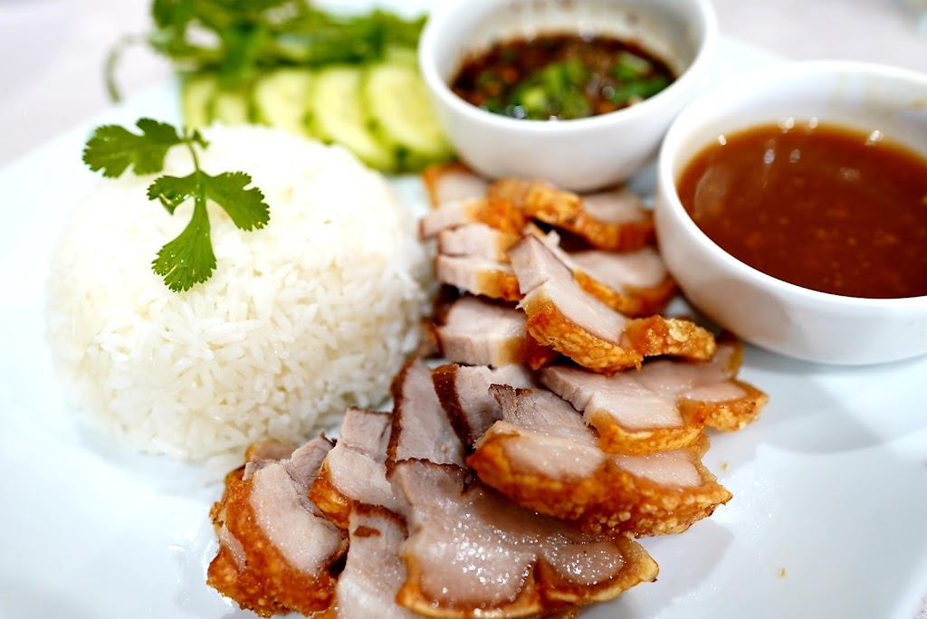 FIRE THAI FUSION | FOOD TRUCK | restaurant | 700 Eglin Pkwy NE, Fort Walton Beach, FL 32547, USA | 8505865503 OR +1 850-586-5503