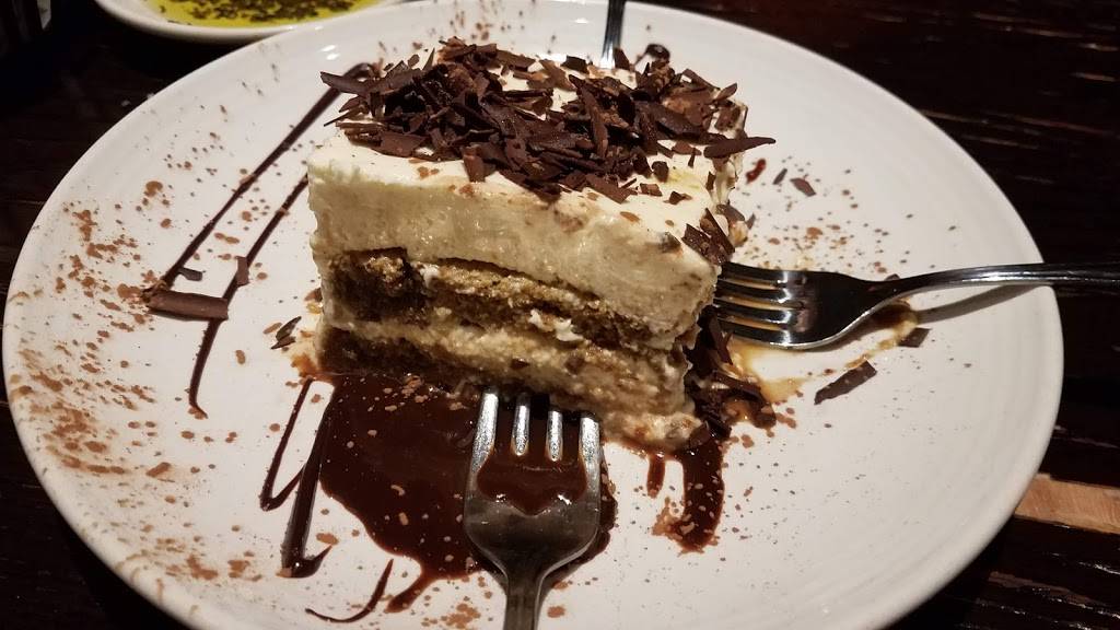 Carrabbas Italian Grill | restaurant | 1951 Carl D. Silver Parkway, Fredericksburg, VA 22401, USA | 5405481122 OR +1 540-548-1122