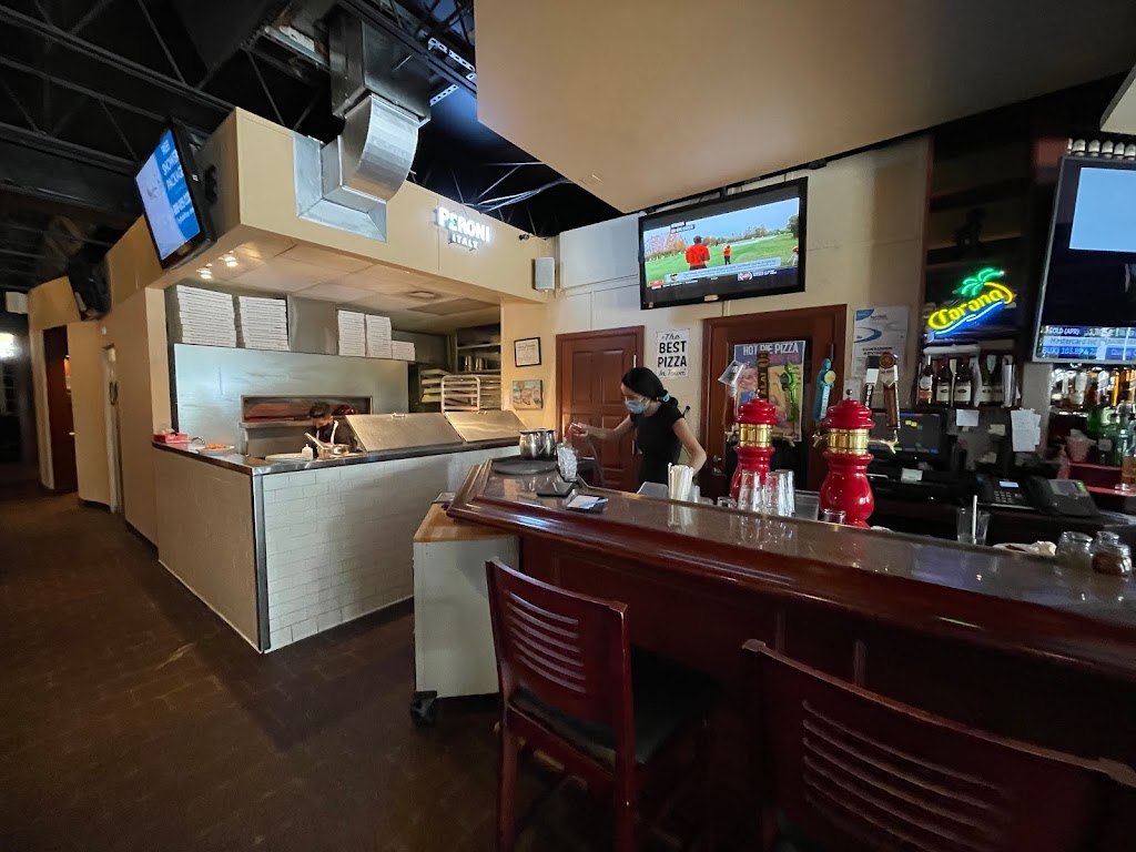 Hot Pie Pizza | restaurant | 123 S Olive Ave, West Palm Beach, FL 33401, USA | 5616552511 OR +1 561-655-2511