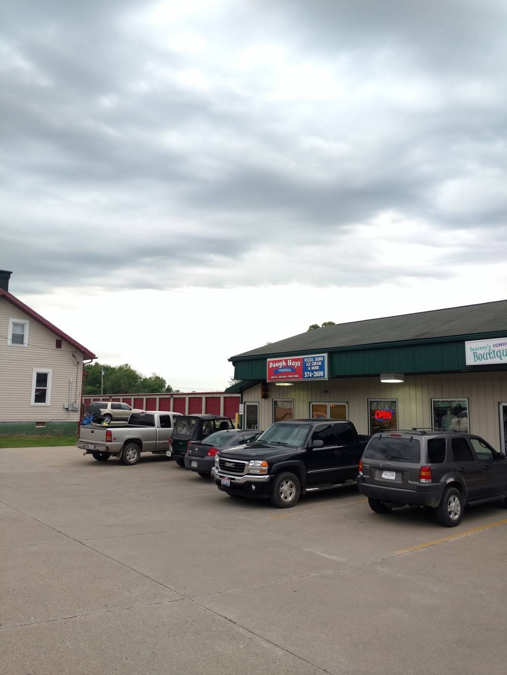 Dough Boyz Pizzeria | meal takeaway | 26920 OH-7, Marietta, OH 45750, USA | 7403742699 OR +1 740-374-2699