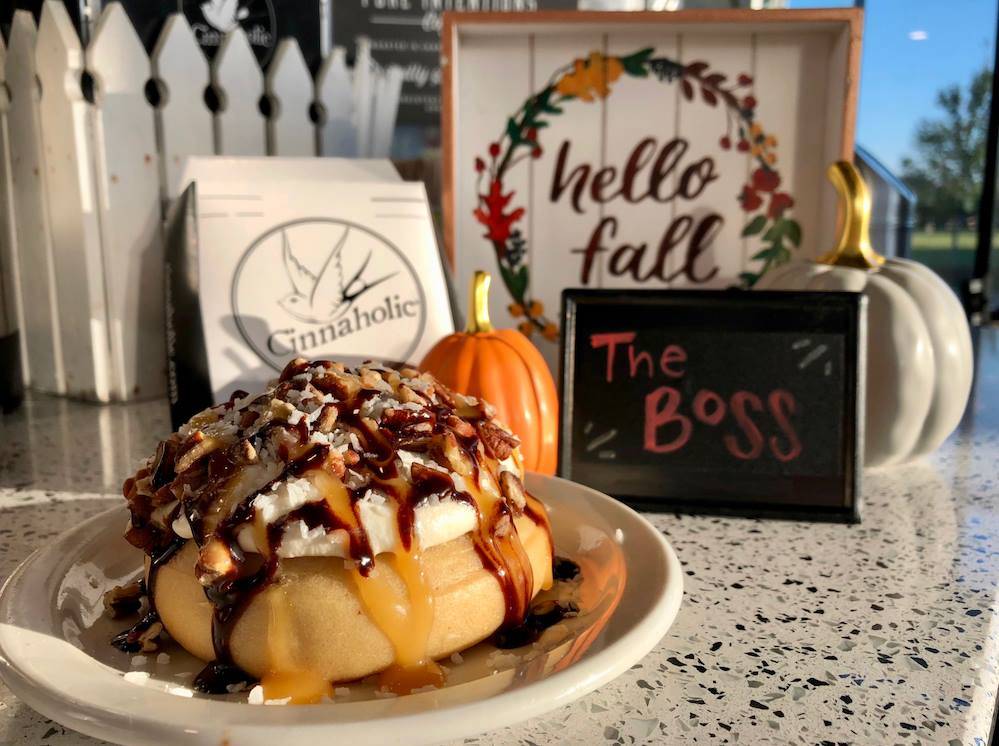 Cinnaholic | bakery | 2423 Park Avenue, The District, Tustin, CA 92782, USA | 7147098655 OR +1 714-709-8655