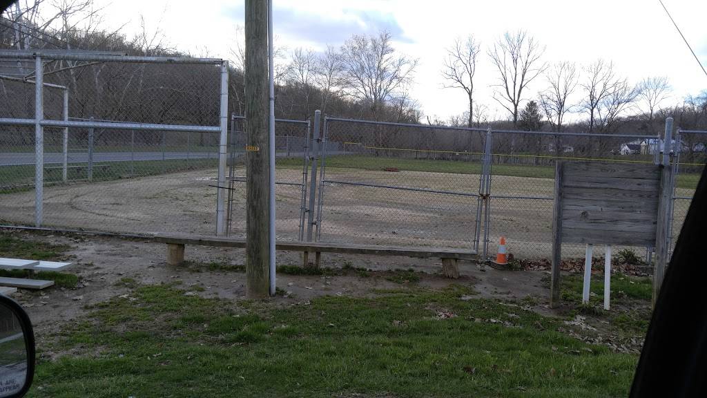 Flintlocks Bar & Grill | restaurant | 3125 California Cross Rd, California, KY 41007, USA | 8596359837 OR +1 859-635-9837