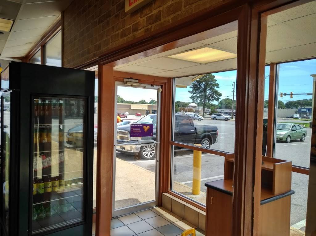 Subway | restaurant | 425 E Belt Blvd, Richmond, VA 23224, USA | 8042312020 OR +1 804-231-2020