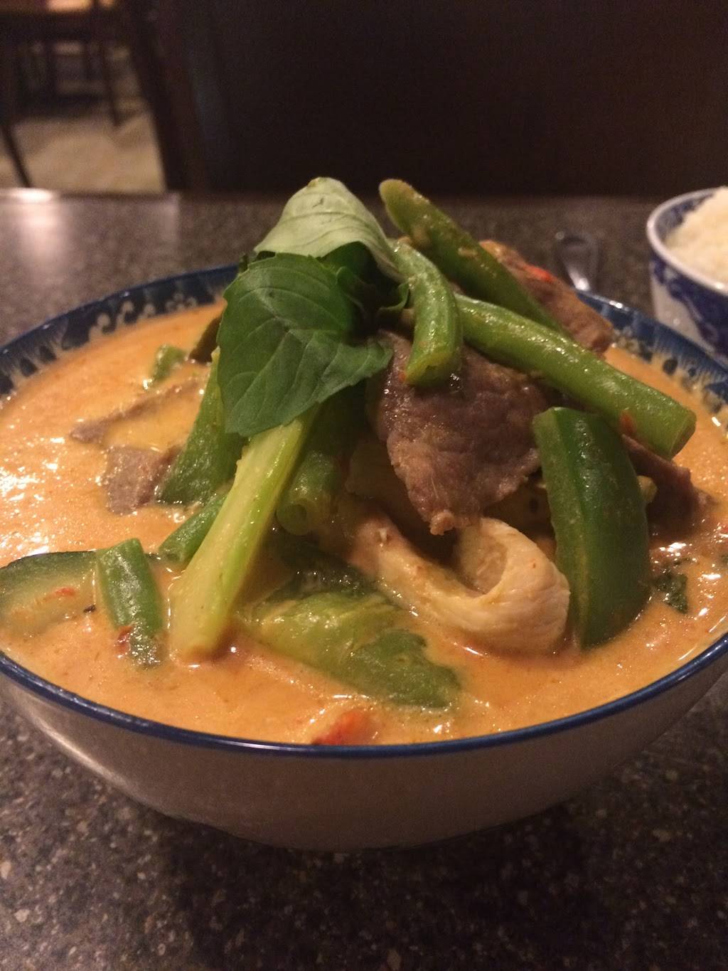 Thai Spring Rolls | restaurant | 15461 Yonge StL4G 1P4, Aurora, ON L4G 1P4, Canada | 9057276336 OR +1 905-727-6336